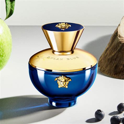 versace dylan blue pour femme отзывы|Парфюмированная вода Versace pour femme Dylan blue.